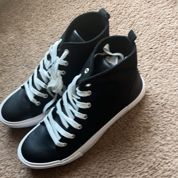Torrid High Top Sneakers - Picture 4 of 6